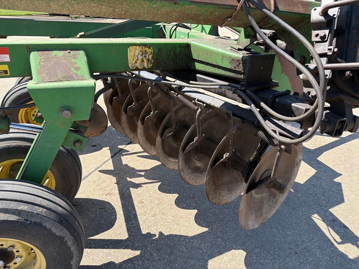 john-deere-630-image-30