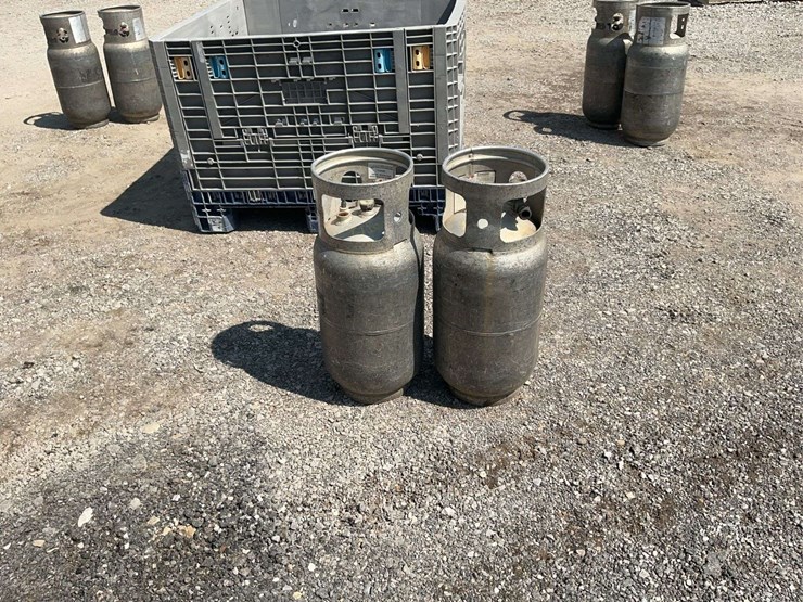 (2)-aluminum-propane-tanks-image-2