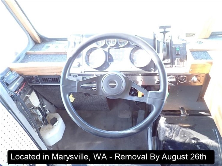 2001-freightliner-mt55-image-10
