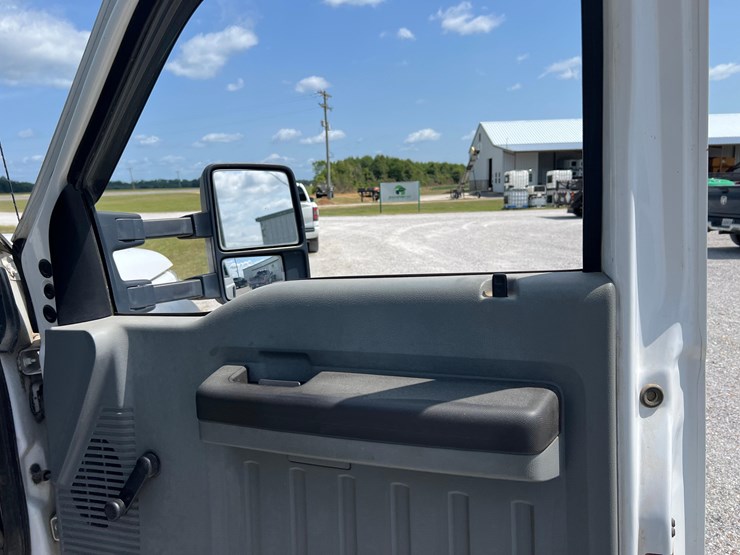 f-550-14'-flat-bed-image-31