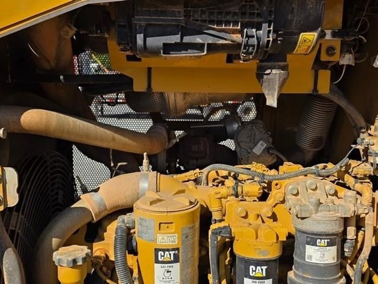 2020-caterpillar-d5k2-lgp-image-54