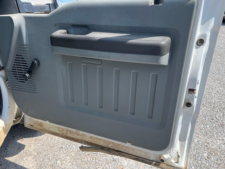 f-550-14'-flat-bed-image-32