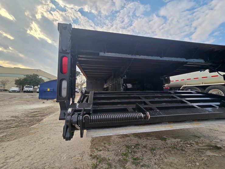 2010-kenworth-t370-image-8