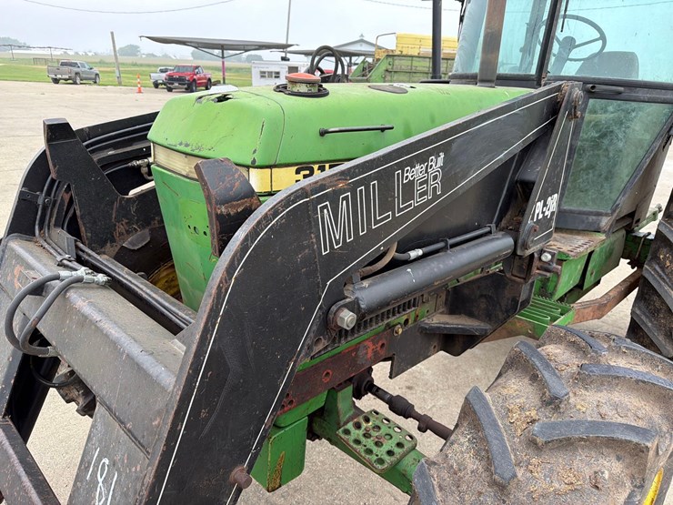 john-deere-3155-image-22