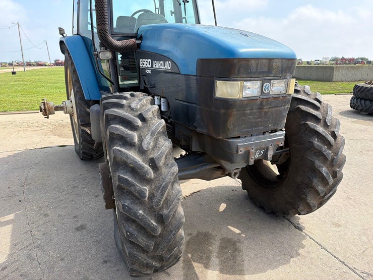 new-holland-8560-image-18