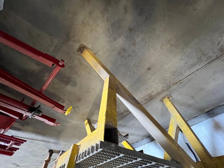 usc-800-seed-treater-with-guardrails-and-screen-image-6