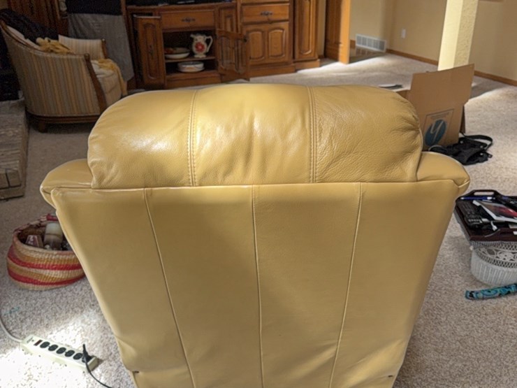 electrical-reclining-chair-,-very-nice-condition-image-2