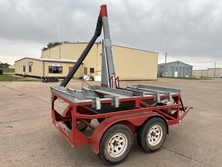red-express-2-tote-seed-tender-trailer-image-3
