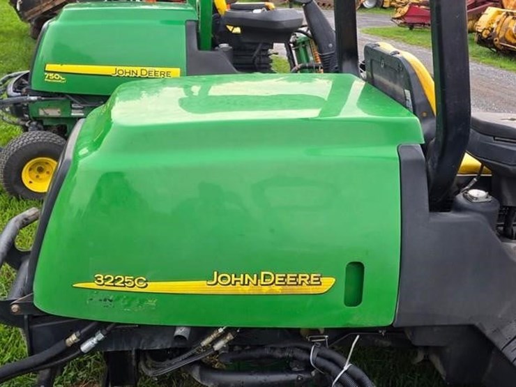 2005-john-deere-3225c-image-11