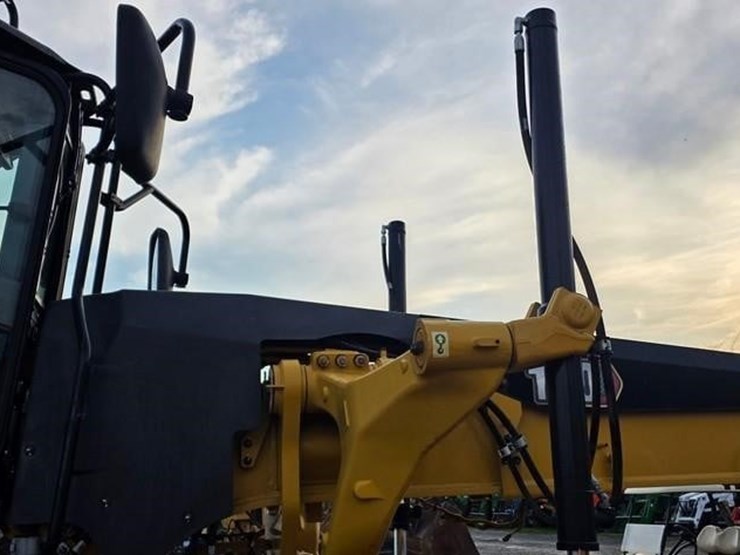 2020-caterpillar-140-image-40