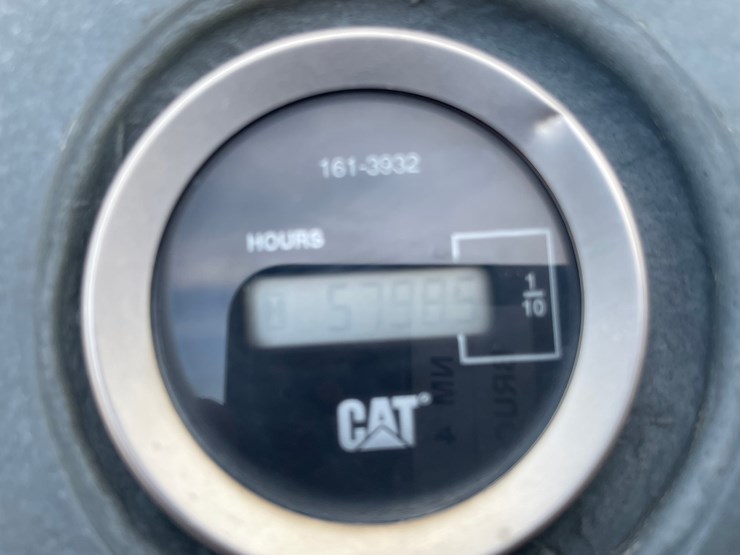 caterpillar-416d-image-15