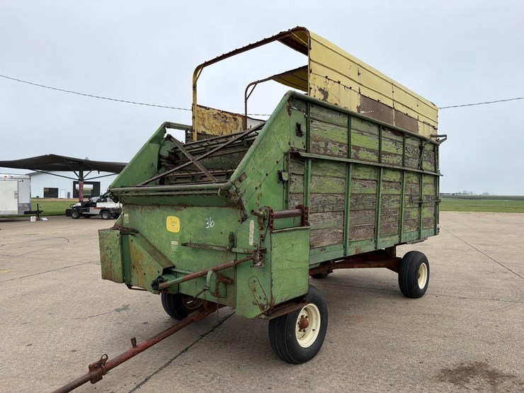 john-deere-125-image-1