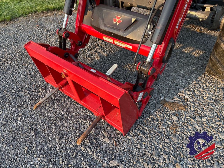 2023-massey-ferguson-5711-image-7