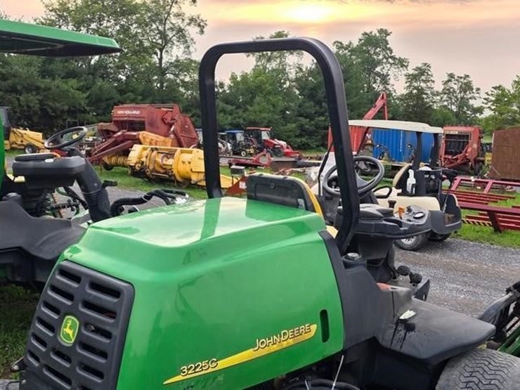 2005-john-deere-3225c-image-13