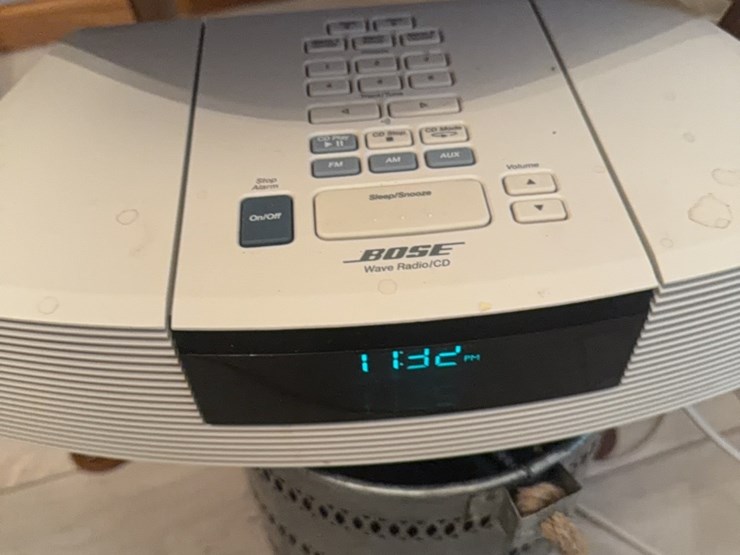 bose-wave-radio,-works-excellent,-does-not-come-with-remote-image-3