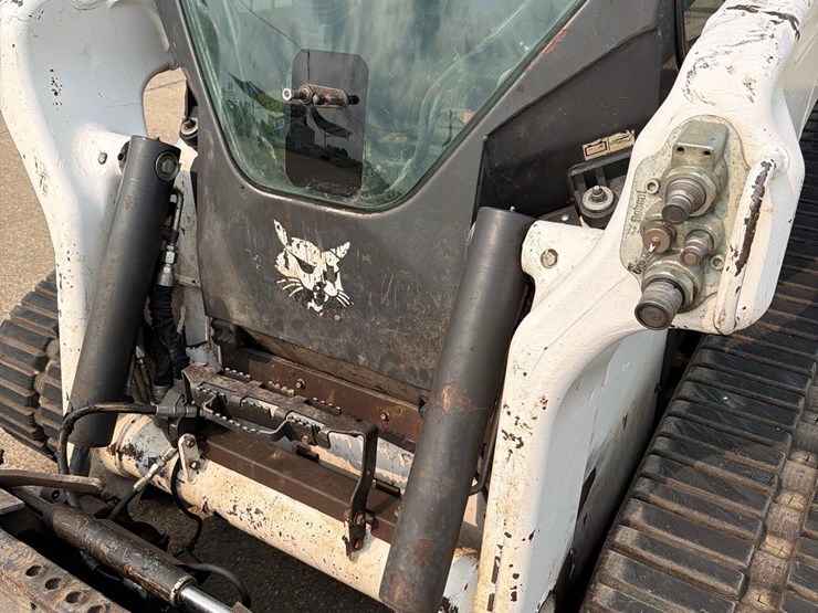 2021-bobcat-t76-image-35