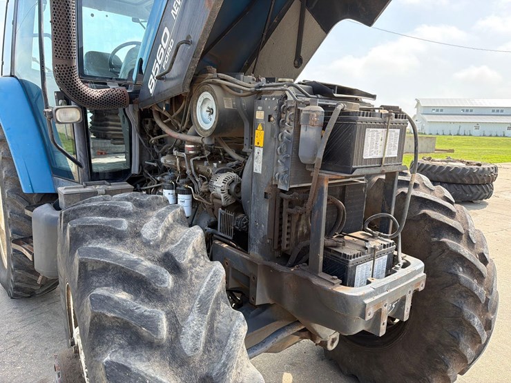 new-holland-8560-image-56