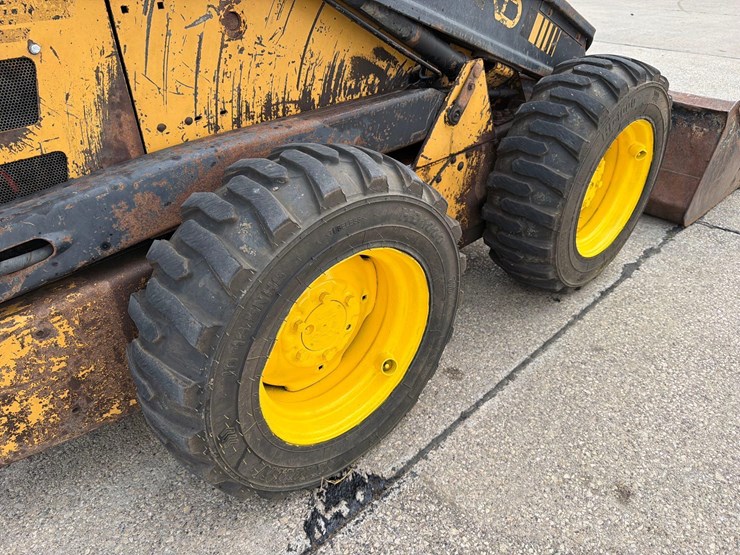 new-holland-l555-image-6