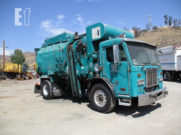 2009-peterbilt-320-image-1
