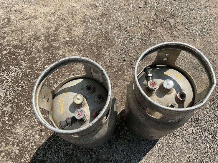 (2)-aluminum-propane-tanks-image-2