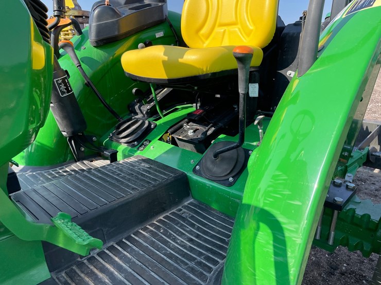 2022-john-deere-5055e-image-28