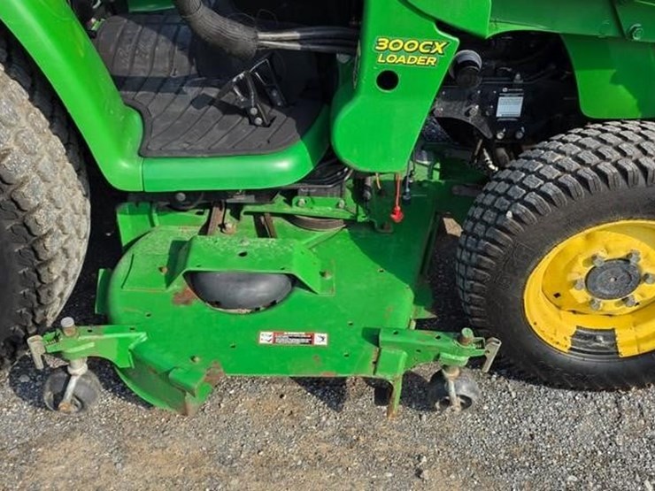 2013-john-deere-3520-image-10