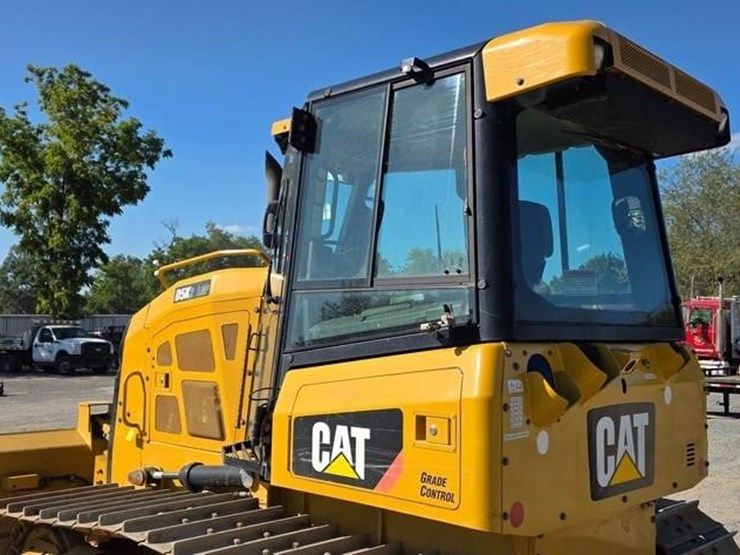 2020-caterpillar-d5k2-lgp-image-26