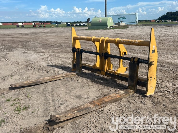 john-deere-444-image-1