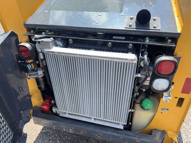 2024-deere-316gr-image-15