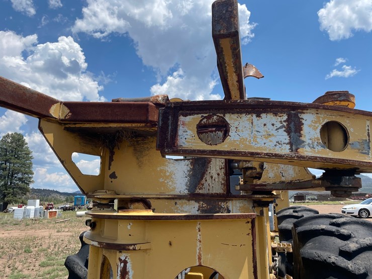 2010-caterpillar-553-image-18