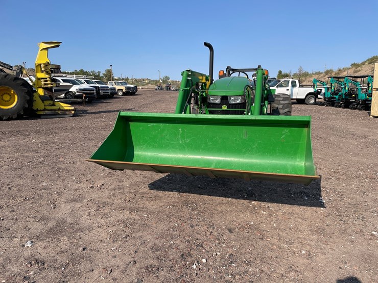 2022-john-deere-5055e-image-2
