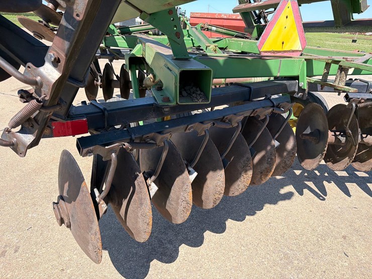 john-deere-630-image-24