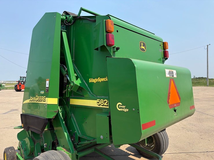 john-deere-582-image-7