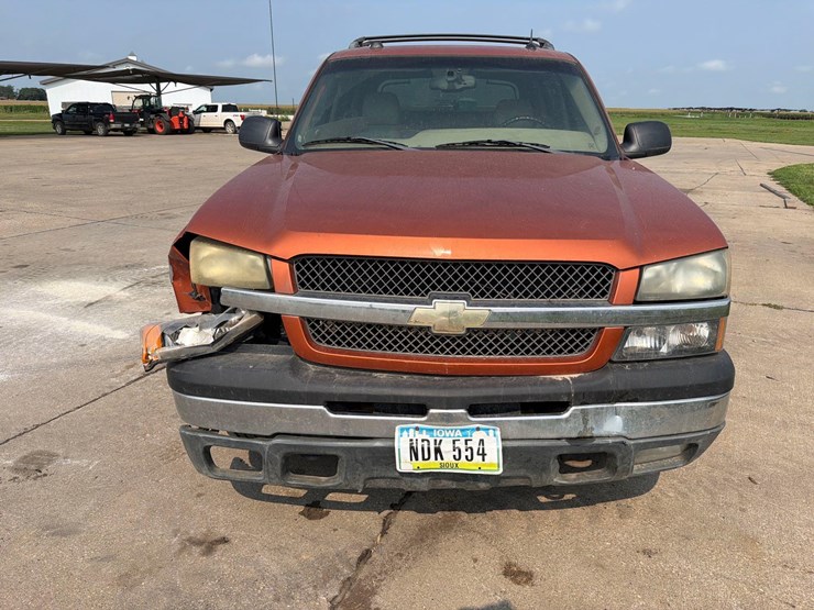 2005-chevy-avalache-1500-pickup-image-2