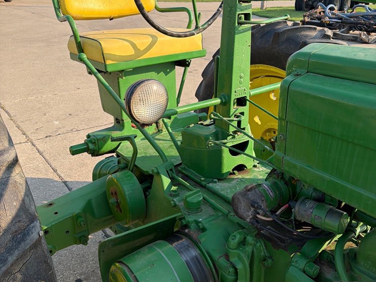 john-deere-b-image-17