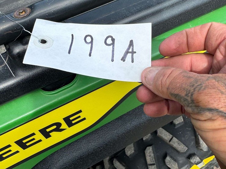 2022-john-deere-gator-image-28