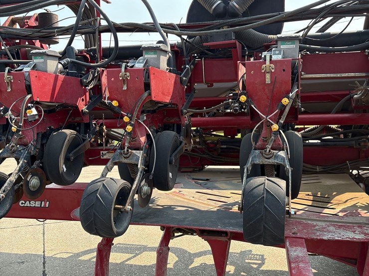 2011-case-ih-1240-image-14