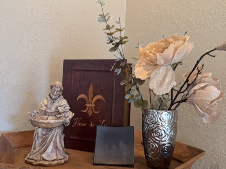 decor-for-top-of-curio-cabinet-image-3