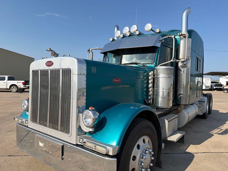 2007-peterbilt-379-image-18