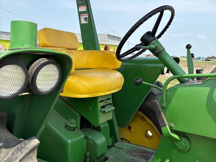 john-deere-3020-image-18