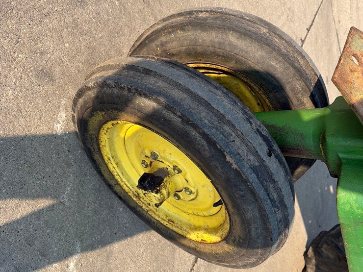 john-deere-b-image-9