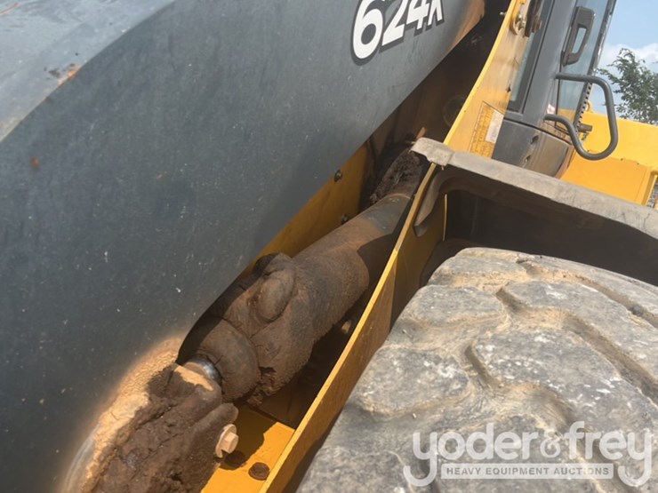 2014-deere-624k-image-15
