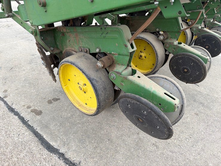 john-deere-7000-image-6
