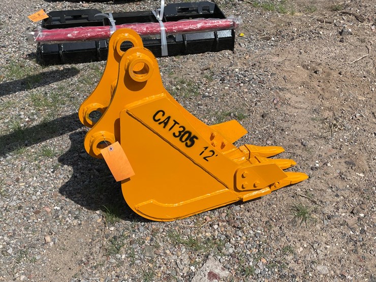 2026-caterpillar-305-image-3