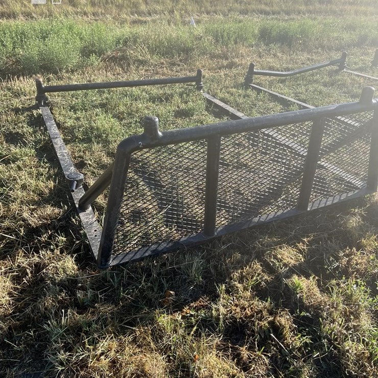 # 2- HEAVY DUTY HEADACHE RACK