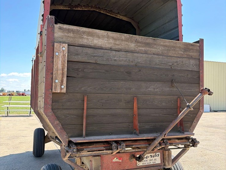 roorda-16ft-rear-unload-silage-wagon-image-17