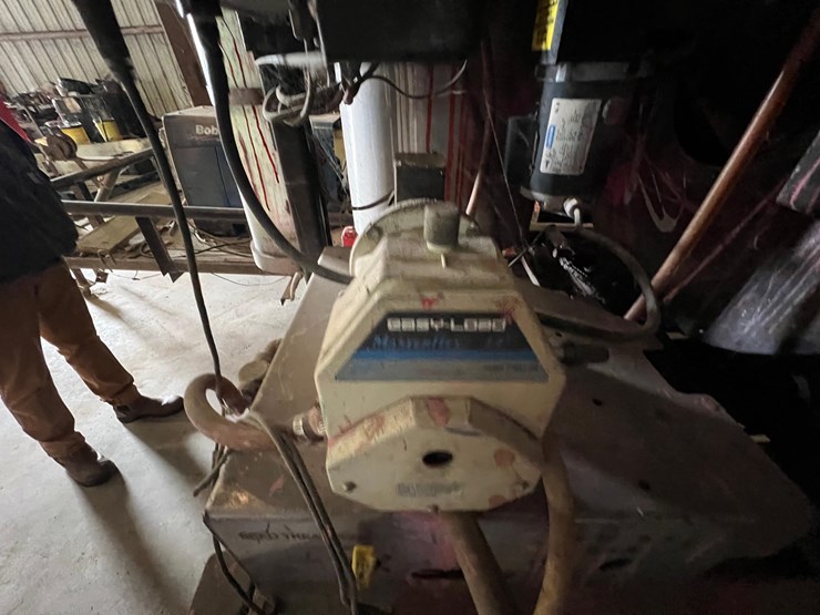 usc-800-seed-treater-with-guardrails-and-screen-image-21