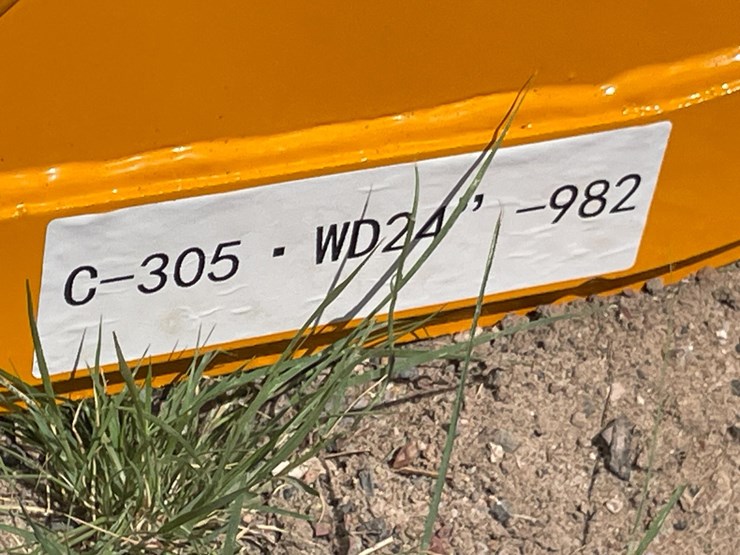 2026-caterpillar-305-image-13