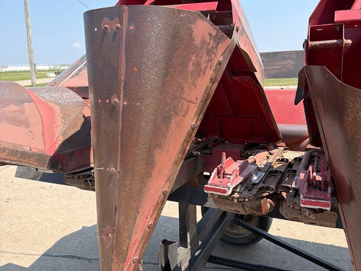 case-ih-1063-image-13