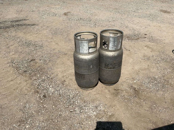 (2)-aluminum-propane-tanks-image-3
